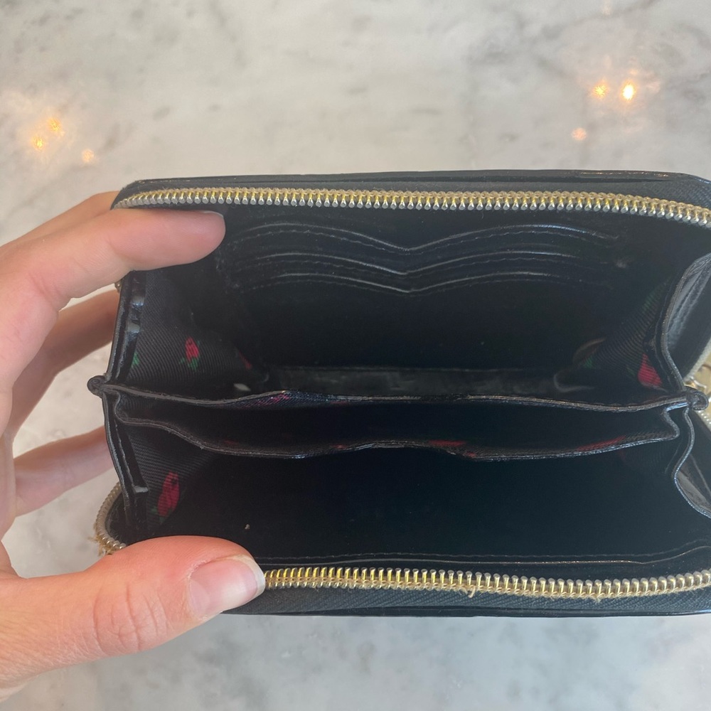 Betsy Johnson coin bag - Picture 3 of 3